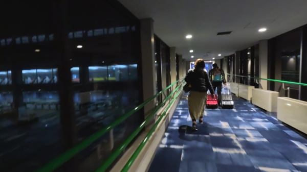 関西国際空港に到着