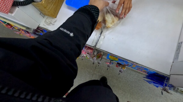 知念商会のレジ周辺