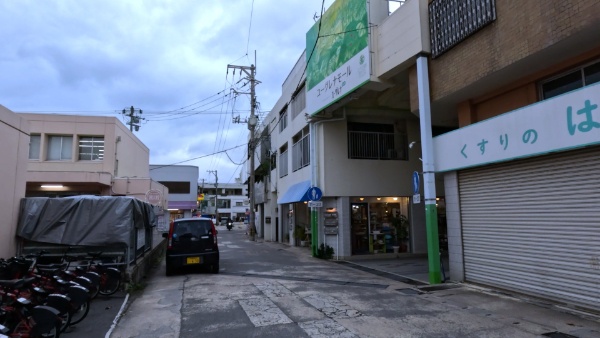 ユーグレナモール（石垣島の商店街）の様子