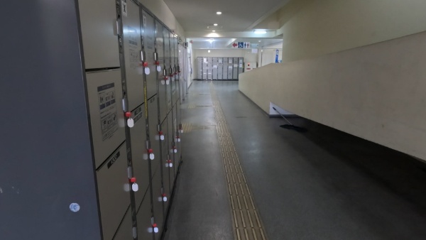 離島ターミナルのコインロッカー列